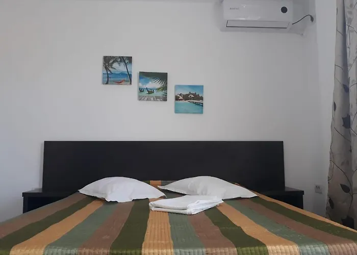 Konukevi Pensiunea Smarald Eforie Nord